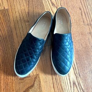 Crown and Ivy Wrenn quilted sneaker shoe black size 8.5